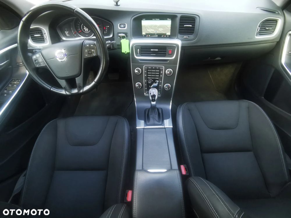 Volvo S60 D3 Geartronic Momentum - 8