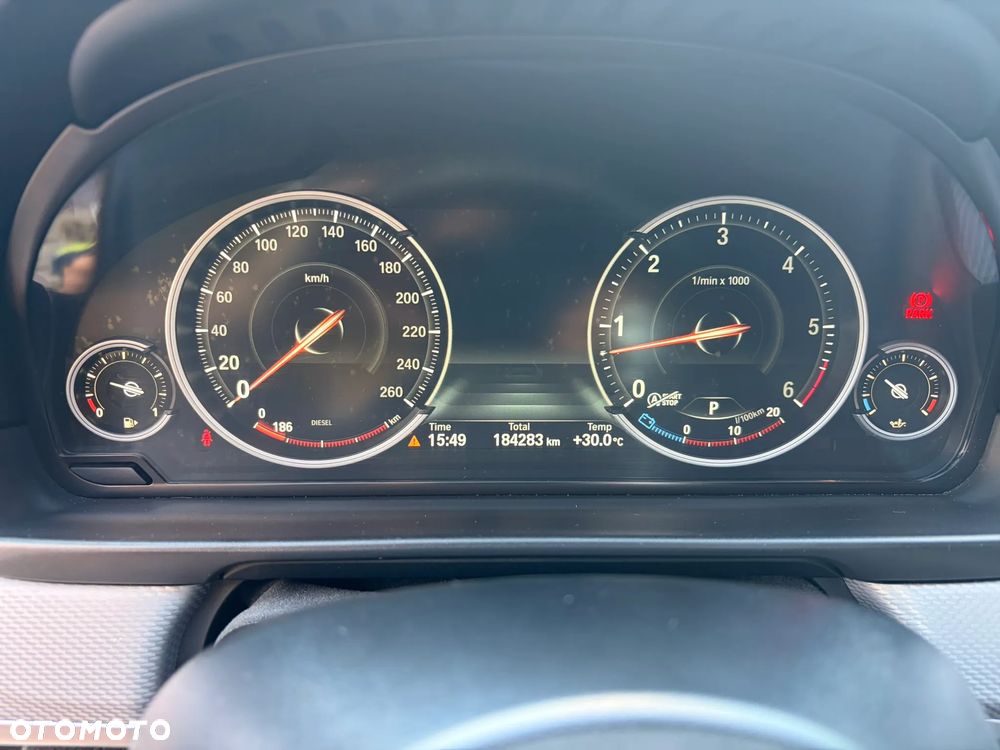 BMW Seria 5 530d xDrive - 14