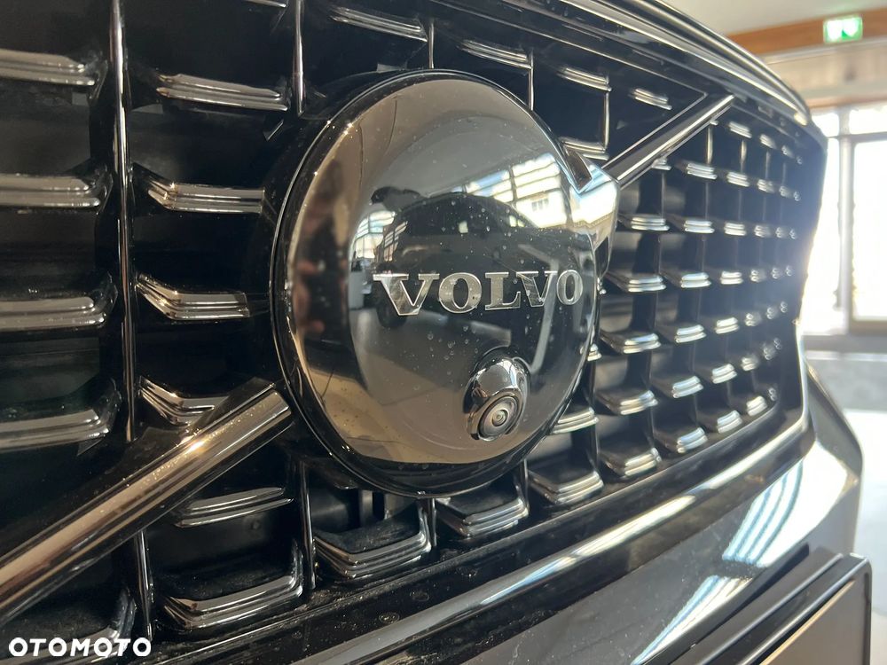 Volvo XC 40 B4 B DKG Ultra Black Edition - 24