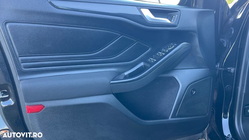 Ford Focus 1.0 EcoBoost Start-Stopp-System ST-LINE - 35