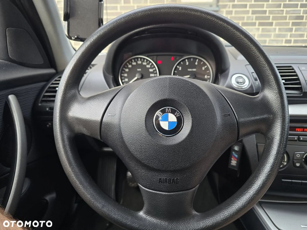 BMW Seria 1 - 30