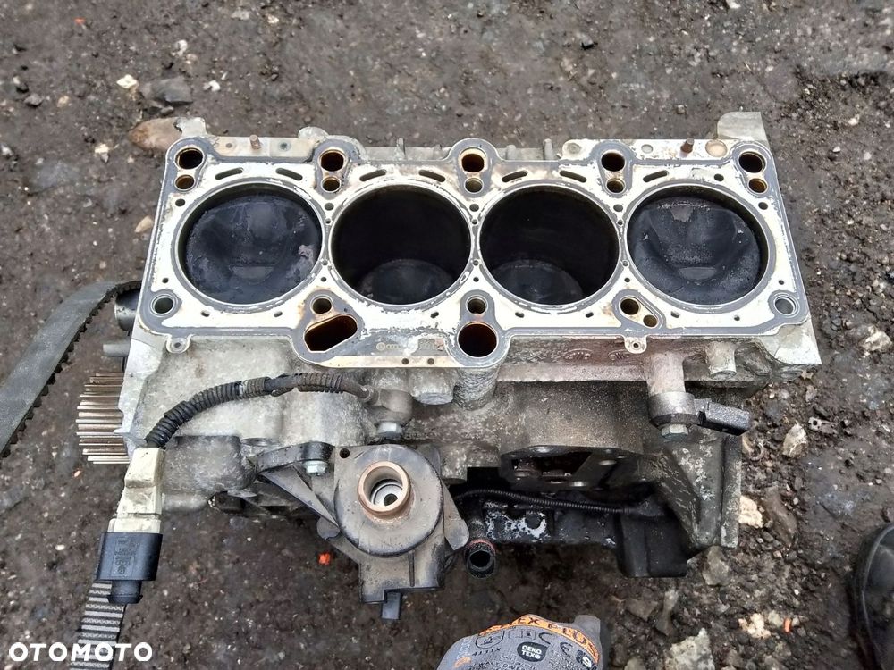 blok silnika kompletny honda civic viii ufo 2,2 citd n22a2