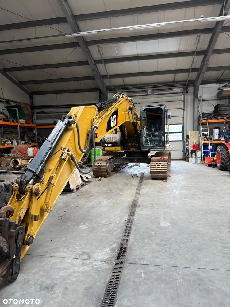 Caterpillar 320 E L RR - 3