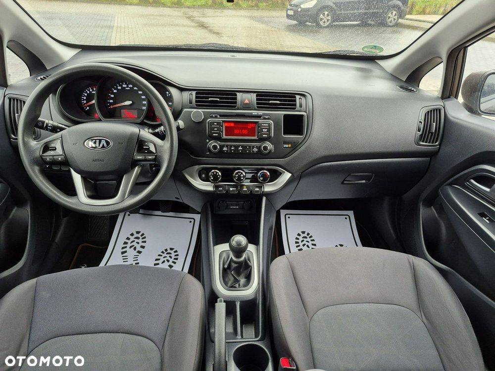 Kia Rio - 10
