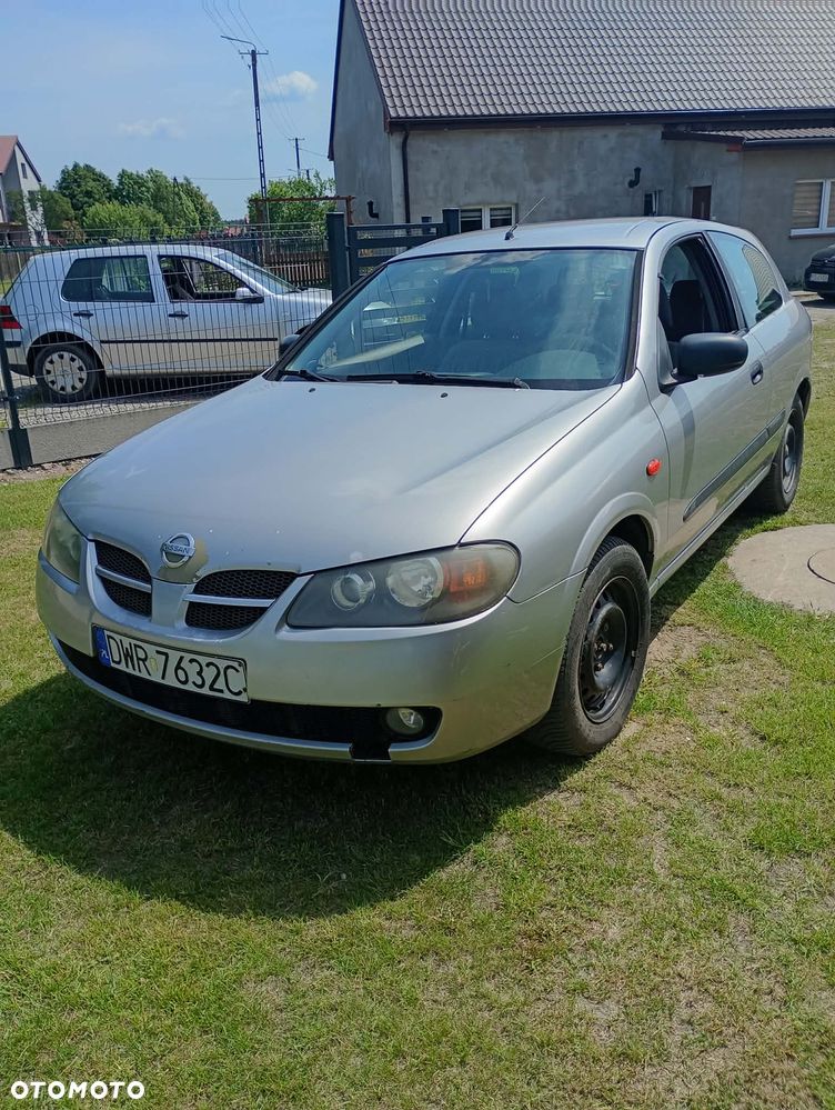 Nissan Almera - 1