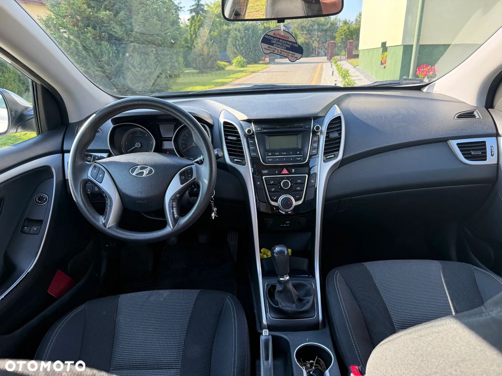 Hyundai i30 1.6 D Classic + - 11