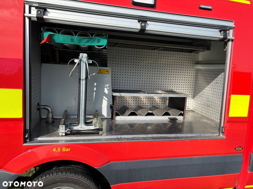 Mercedes-Benz Sprinter - 11