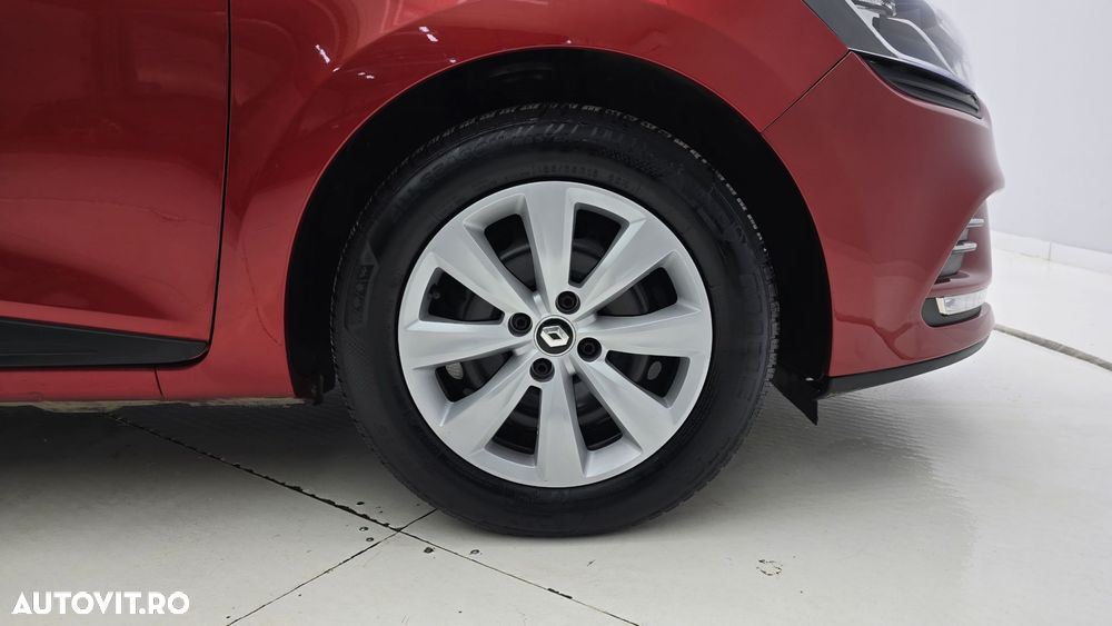 Renault Clio - 23