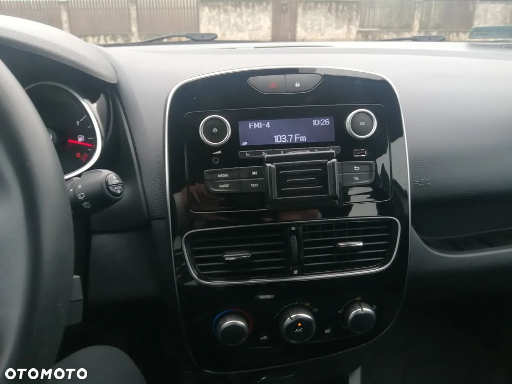 Renault Clio - 10