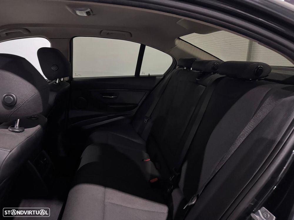 BMW 320 d Pack M Auto - 13