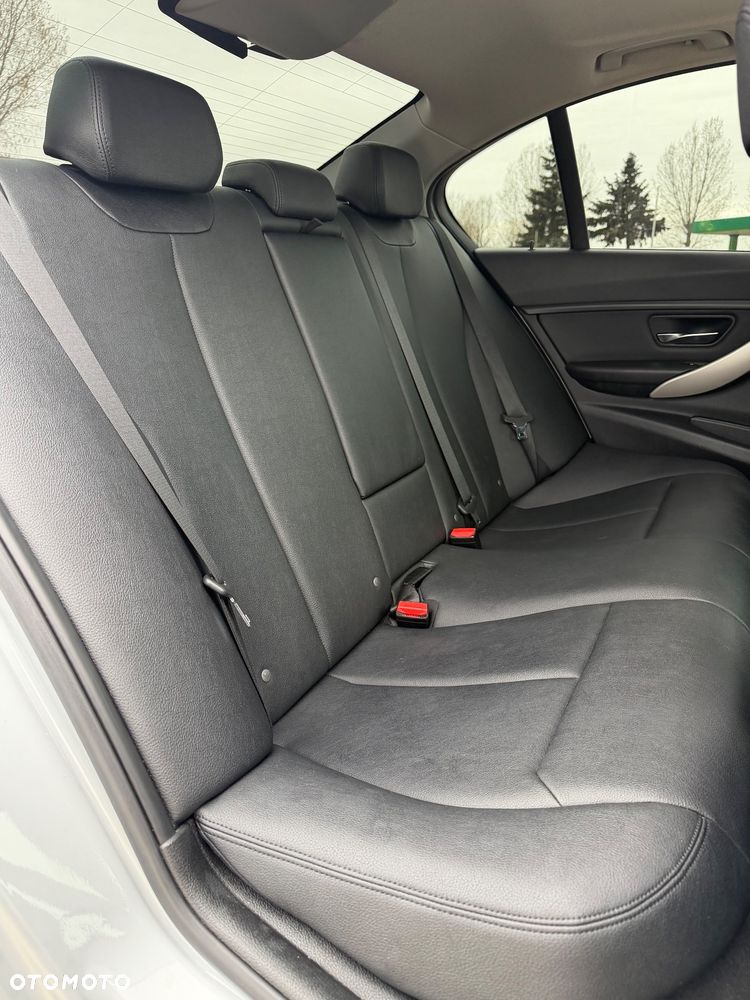 BMW Seria 3 - 30