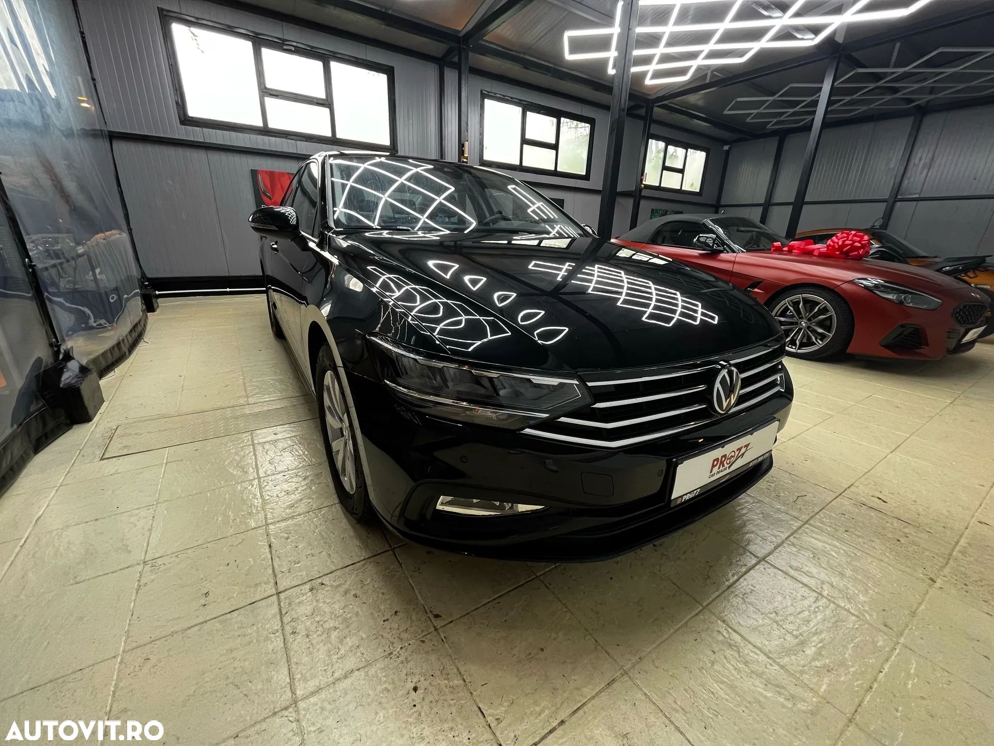 Volkswagen Passat - 1