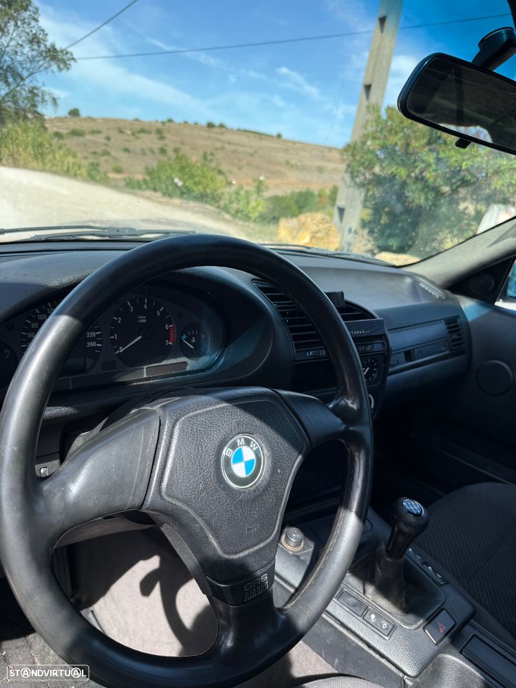 BMW 318 i - 8