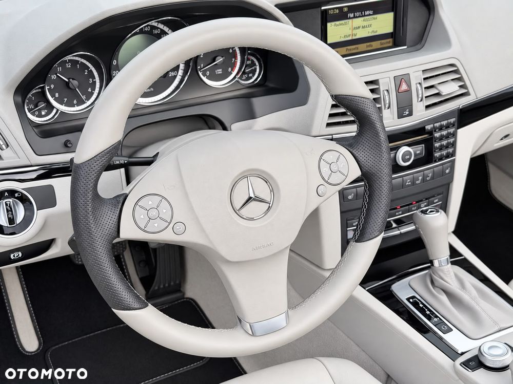 Mercedes-Benz Klasa E - 33