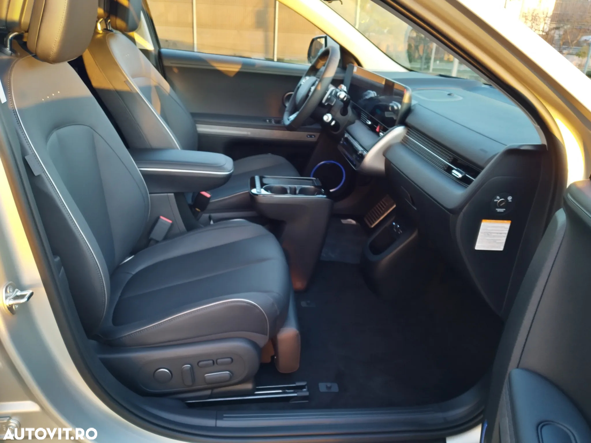 Hyundai IONIQ - 12