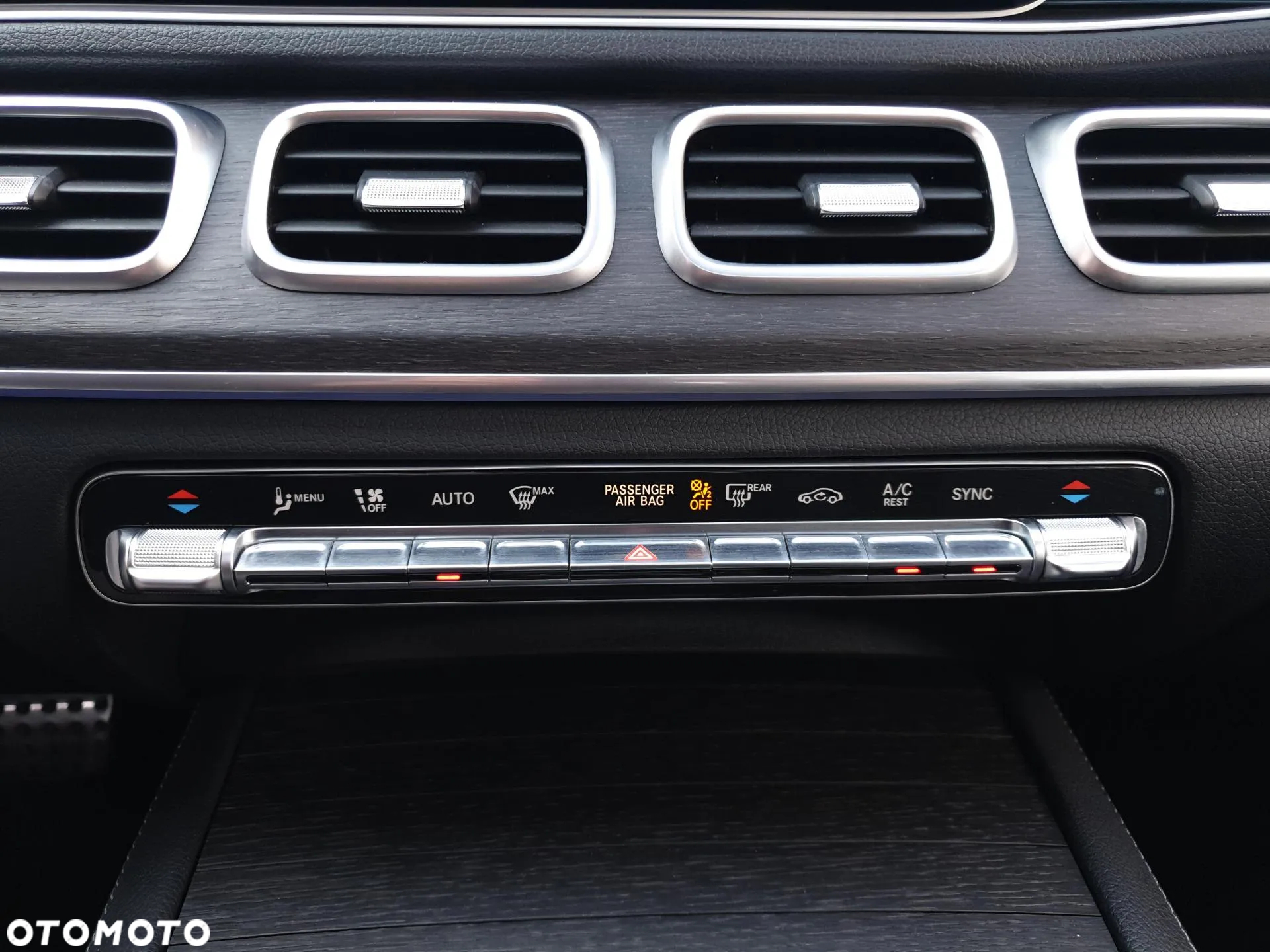 Mercedes-Benz GLE 300 d 4-Matic - 23