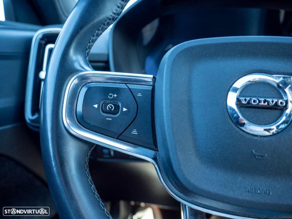 Volvo XC 40 Recharge 78 kWh Twin Motor Core — fotografia 29