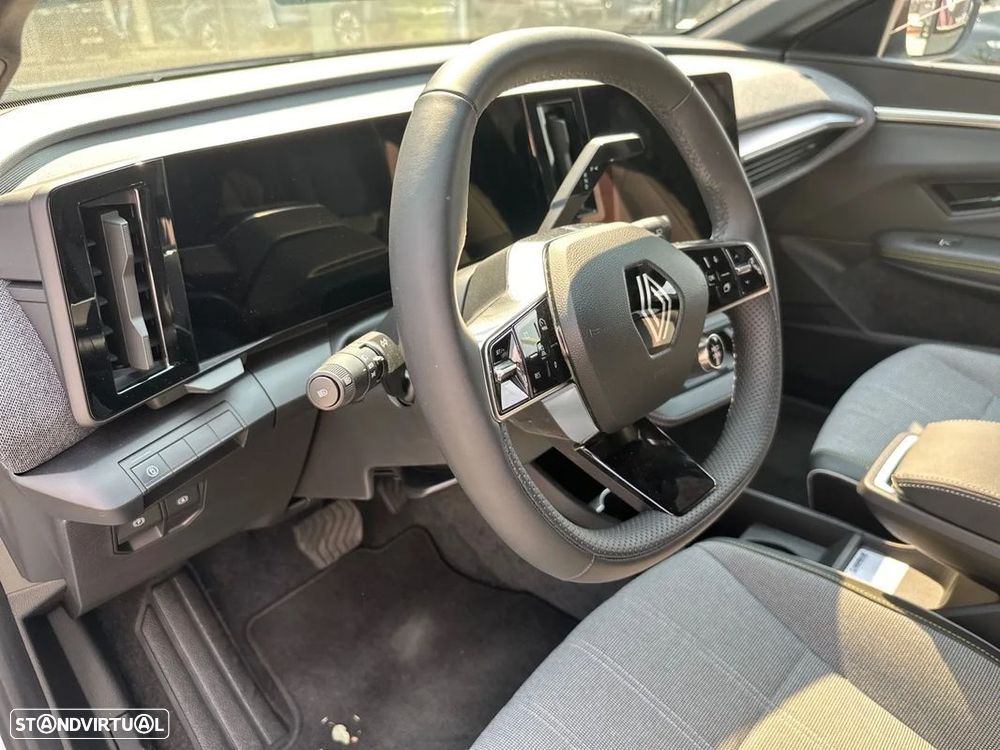 Renault Mégane E-Tech - 11