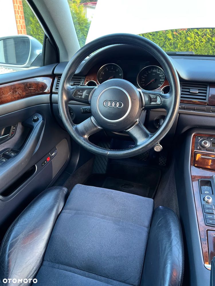 Audi A8 4.2 Quattro - 15