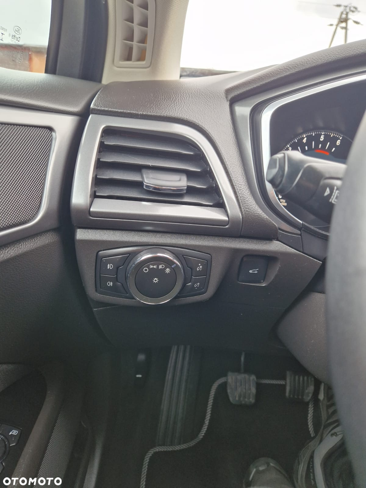 Ford Mondeo 2.0 TDCi Titanium - 12