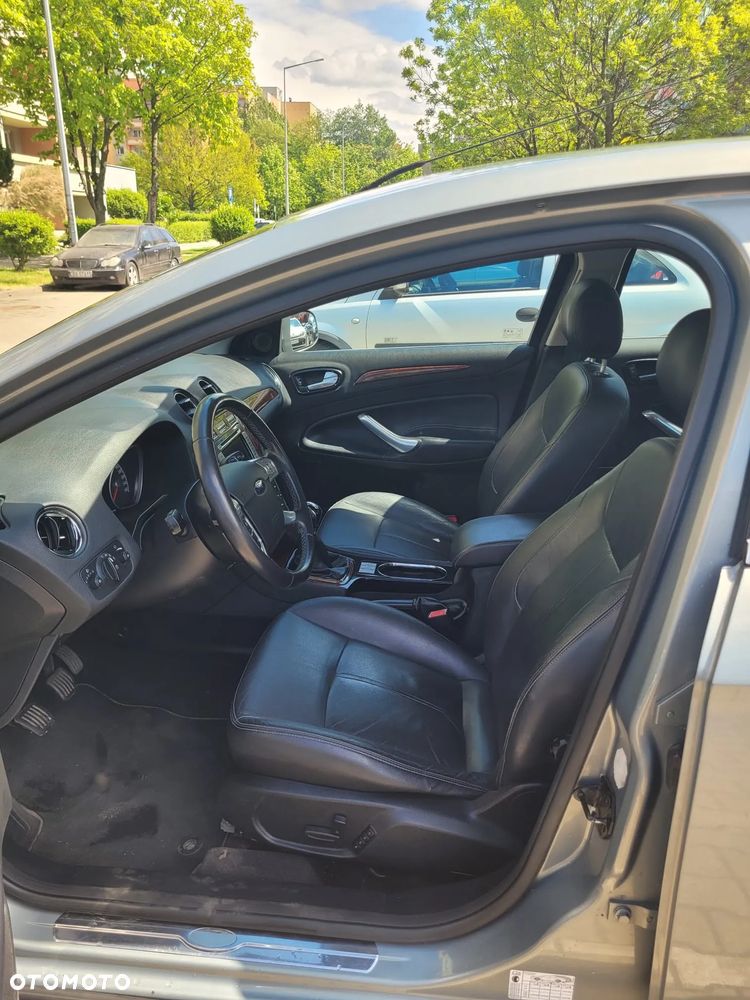 Ford Mondeo 2.0 Ghia X100 / X - 20