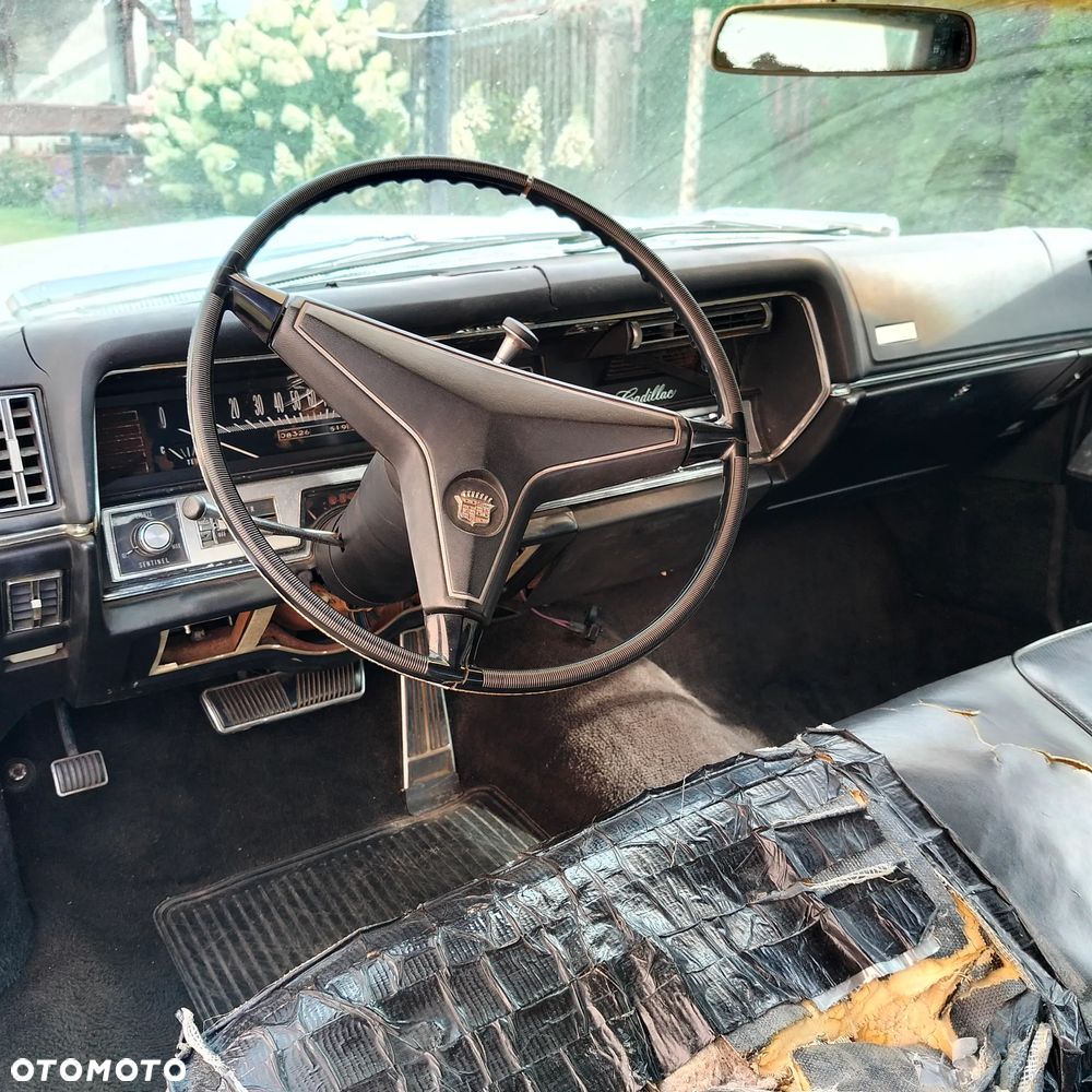 Cadillac Deville - 10