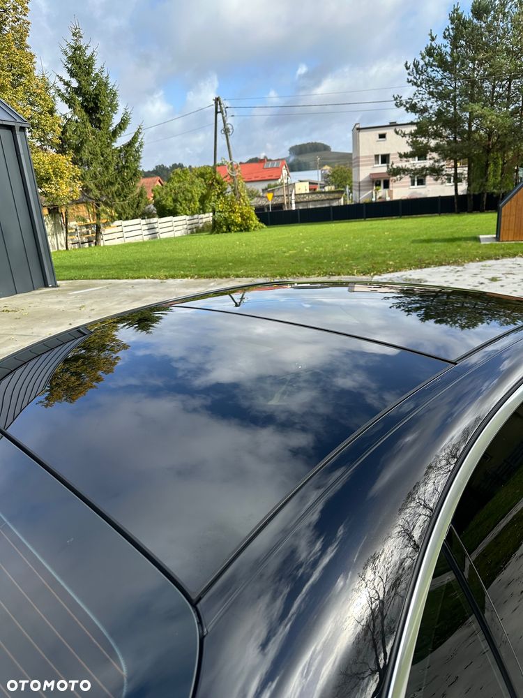 Mercedes-Benz Klasa E 220 d 4-Matic 9G-TRONIC - 15