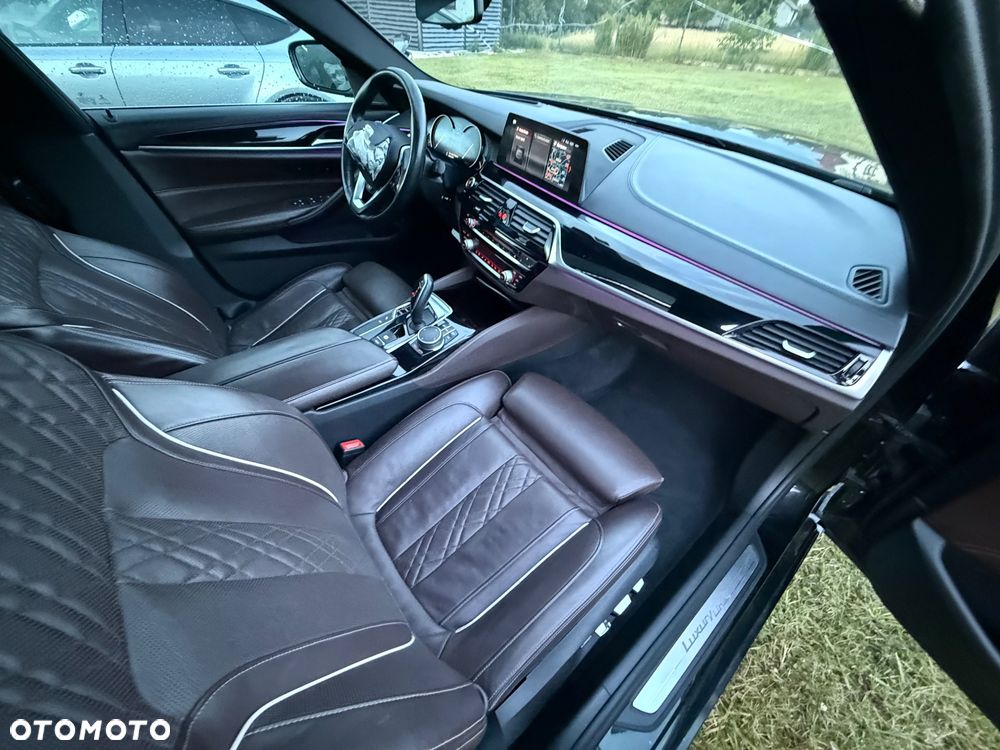 BMW Seria 5 540i xDrive Luxury Line sport - 7