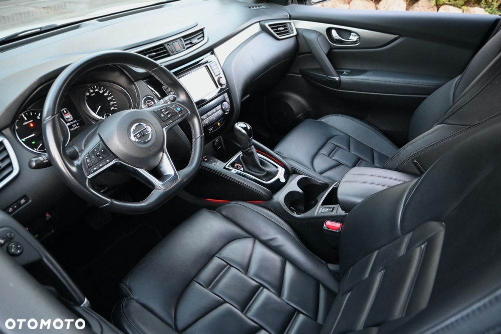 Nissan Qashqai 1.7 dCi 4x4 Tekna+ Xtronic - 17