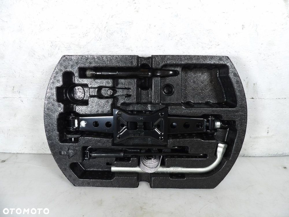 SKODA SUPERB IV 4 KOMBI WKŁAD BAGAŻNIKA 3J0012115A - 1