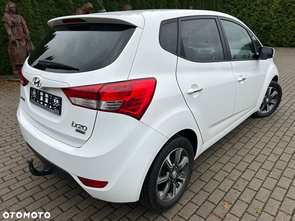 Hyundai ix20 1.6 CRDi Fifa World Cup Edition - 4