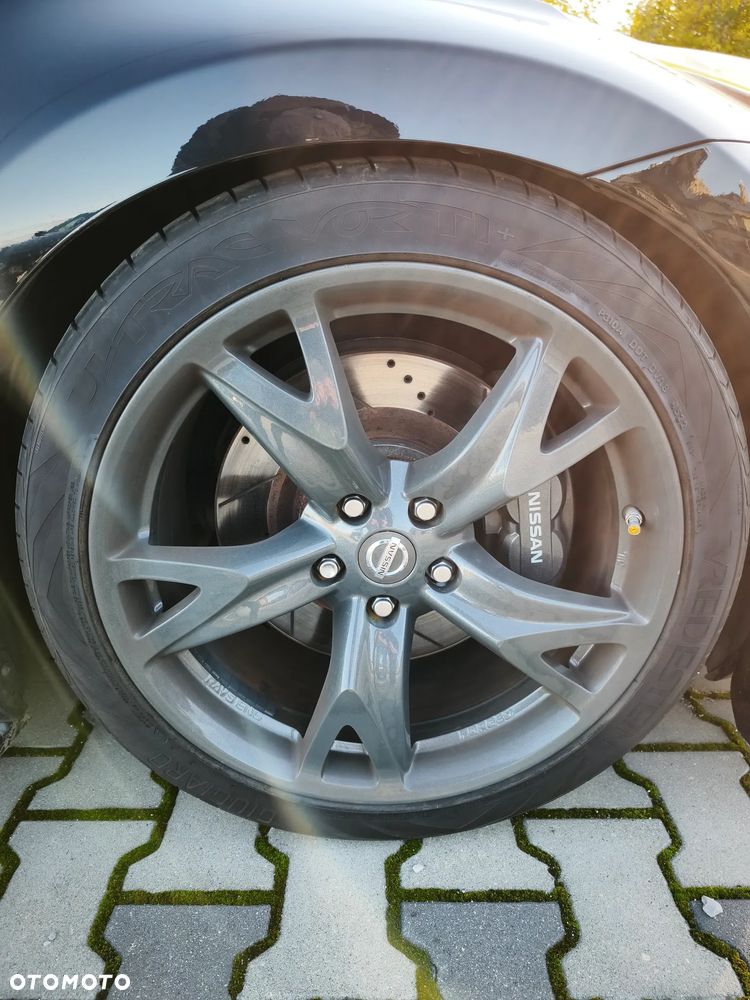 Nissan 370 Z - 9