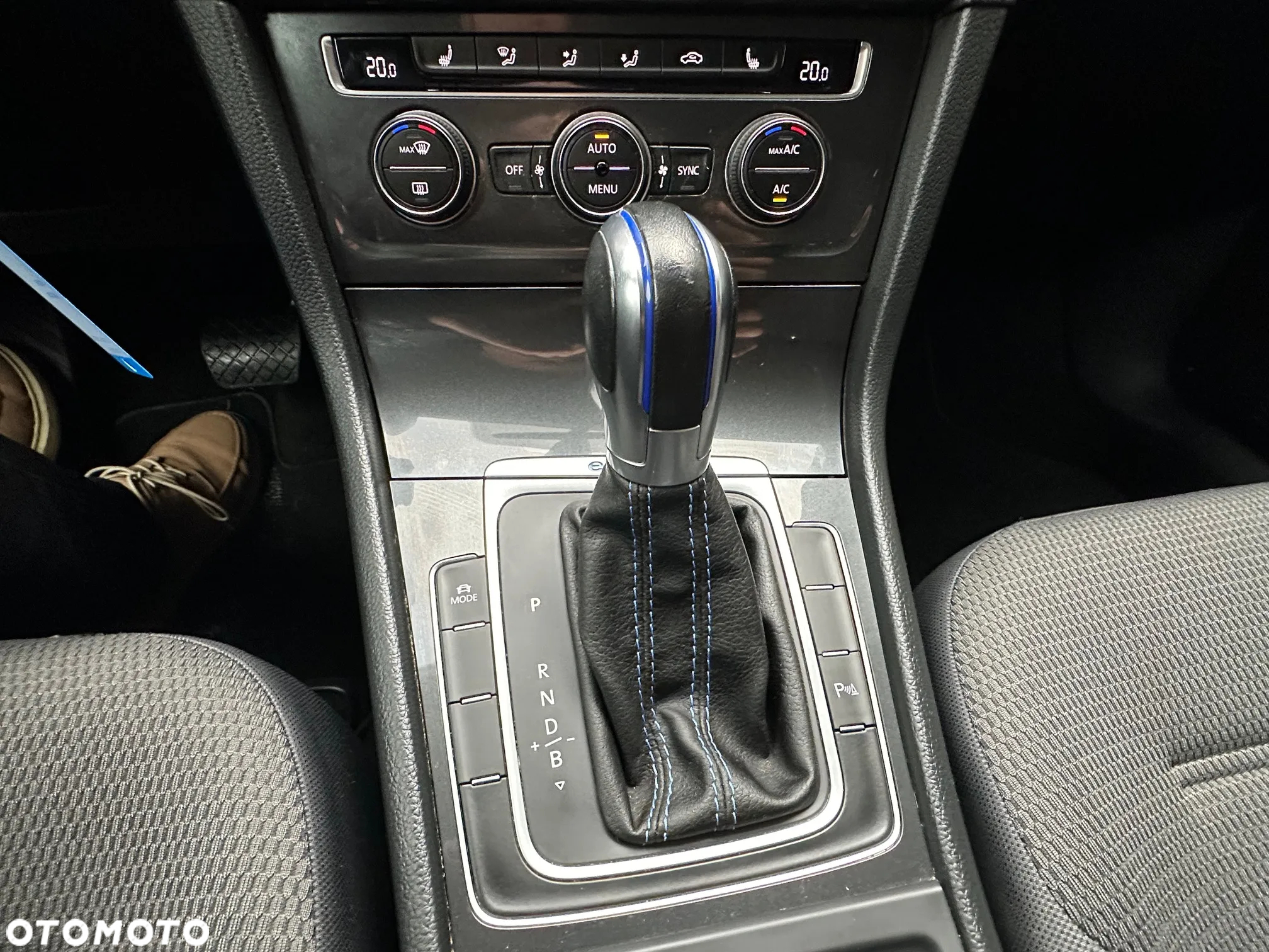 Volkswagen Golf e-Golf - 35