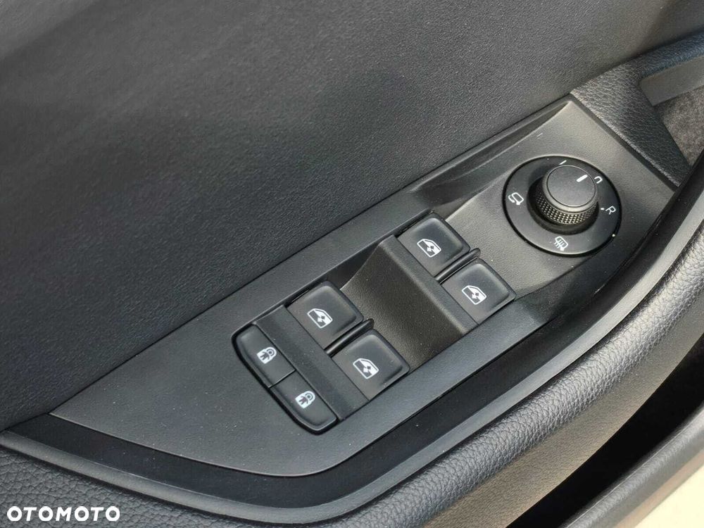 Skoda Superb 2.0 TDI SCR Ambition DSG - 21