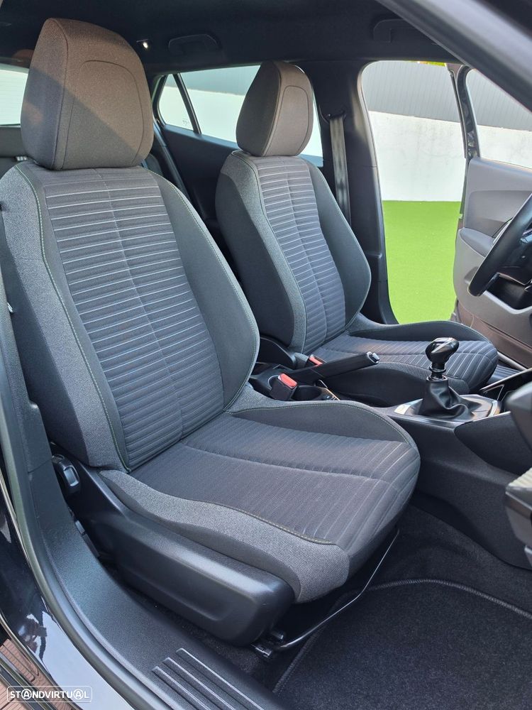 Peugeot 2008 1.2 PureTech Active Pack - 27