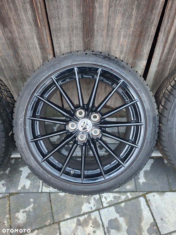Koła Felgi Toyota Yaris GR 18 Cali 8j ET 45 Opony 24r - 10