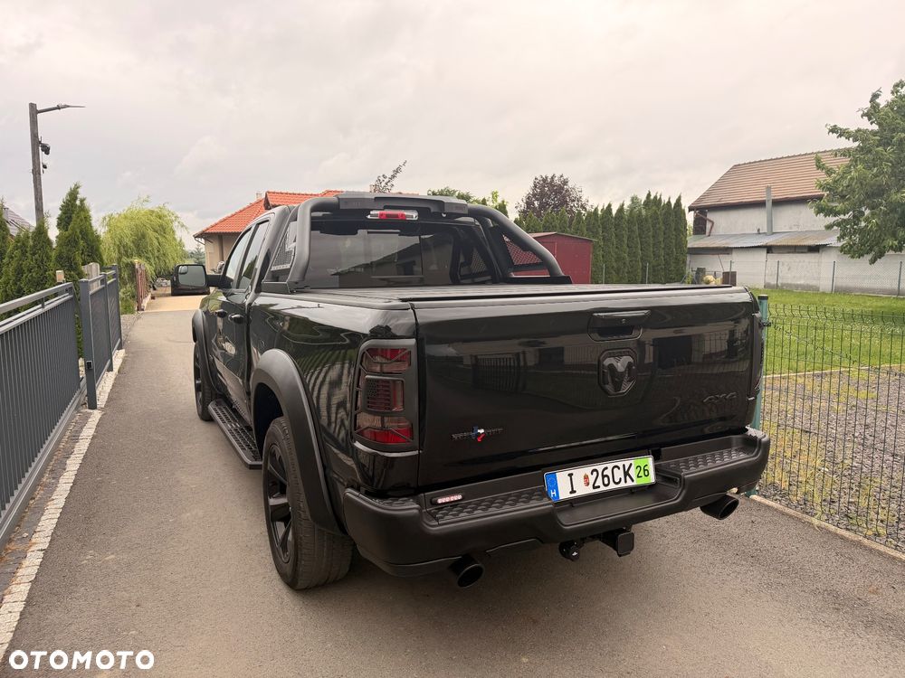 RAM 1500 5.7 Quad Cab Bighorn - 12
