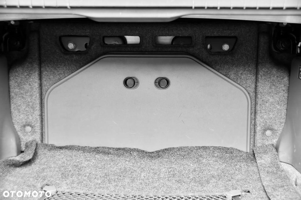 BMW Seria 3 320i - 14