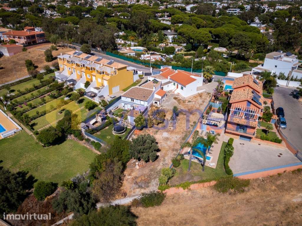 Moradia térrea geminada com 2 quartos, com terreno, em Albufeira - Grande imagem: 4/31