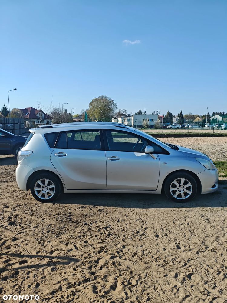 Toyota Verso 2.0 D-4D - 9