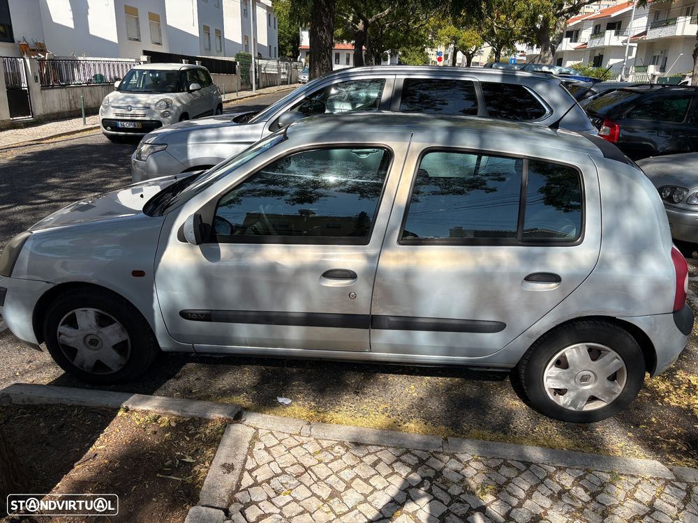 Renault Clio 1.2 16V Expression - 11