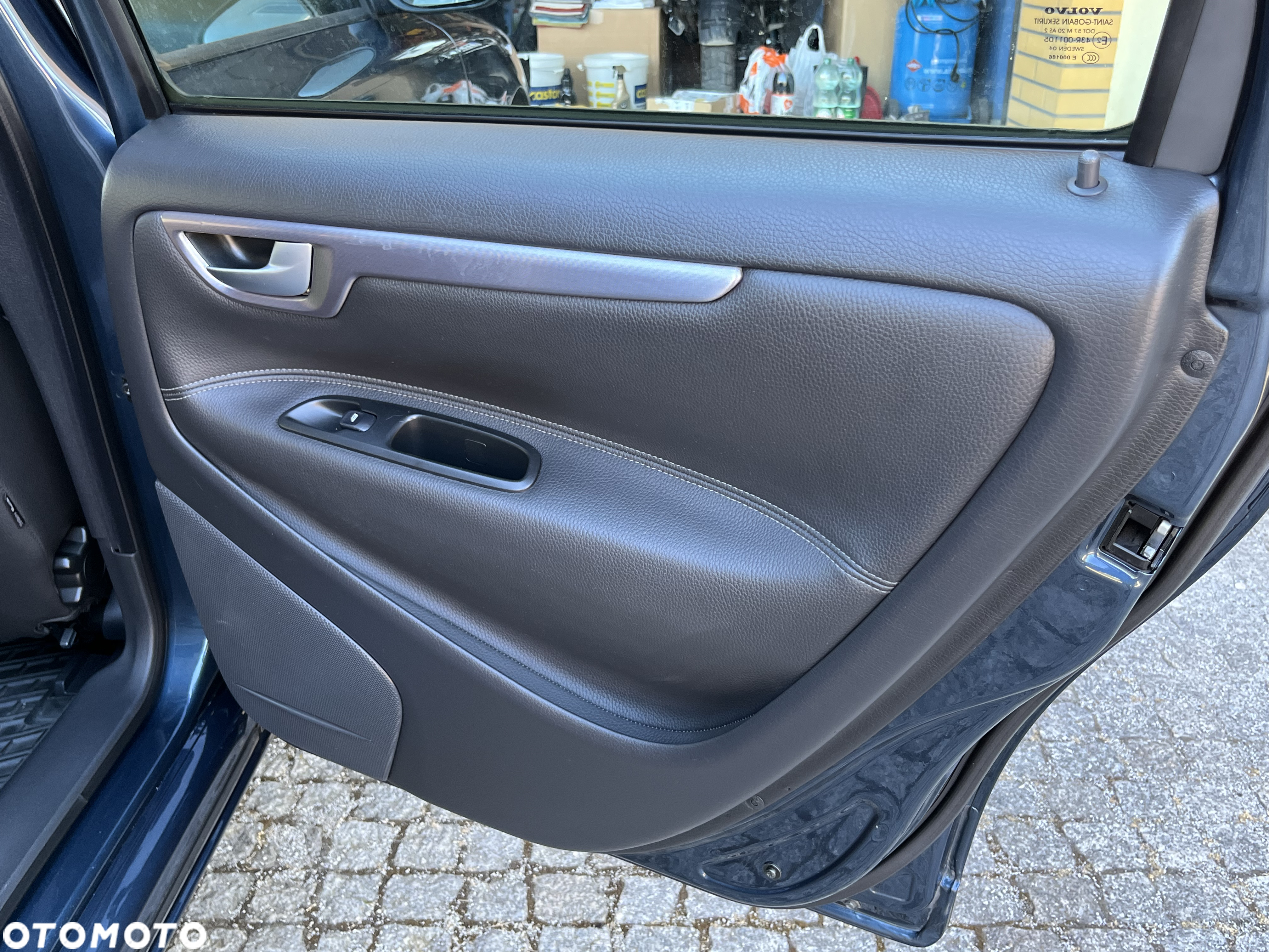 Volvo V70 2.4 D Momentum - 17