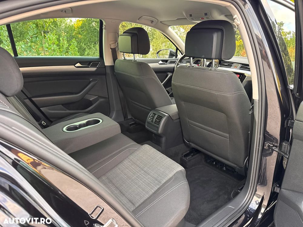 Volkswagen Passat - 17