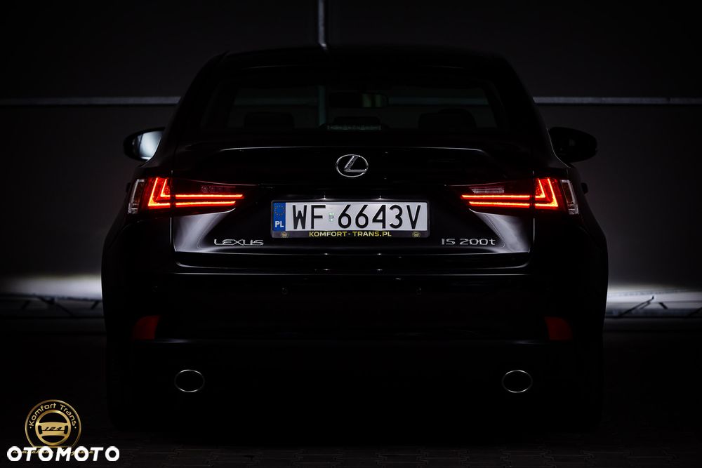 Lexus IS 200t Elite - 3