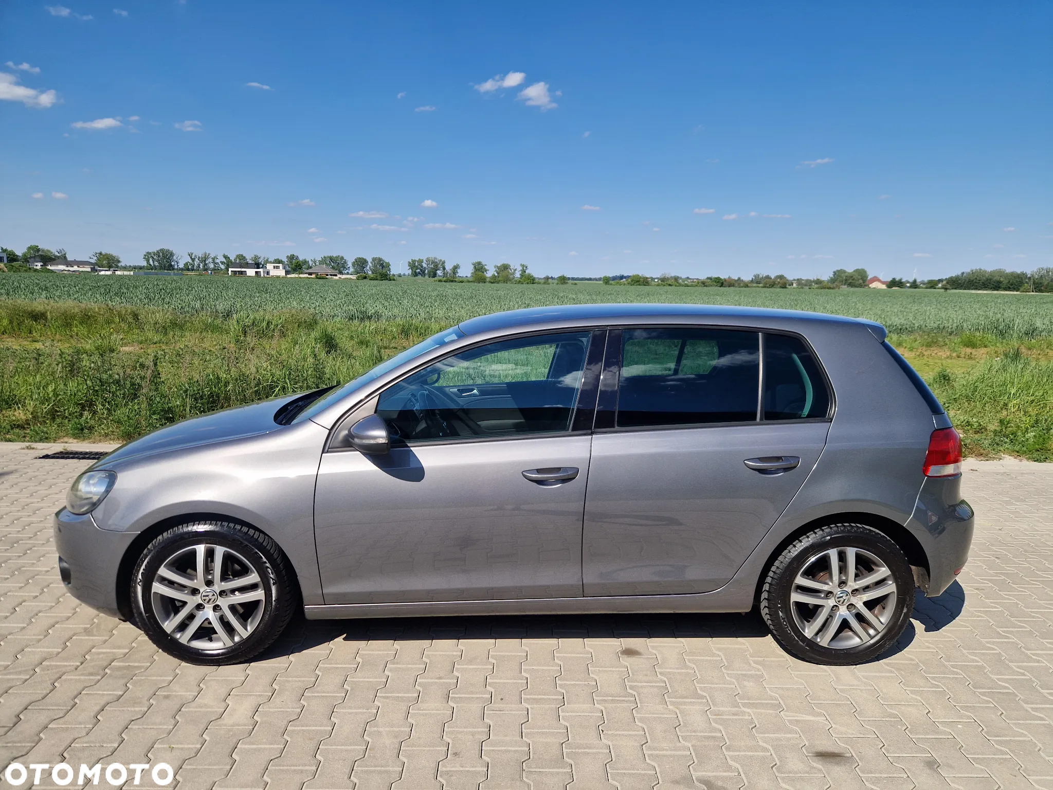 Volkswagen Golf VI 2.0 TDI Comfortline - 10