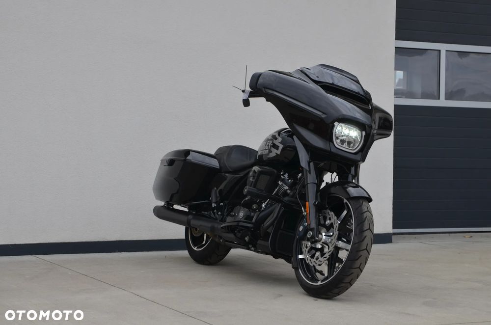 Harley-Davidson Touring Street Glide - 16