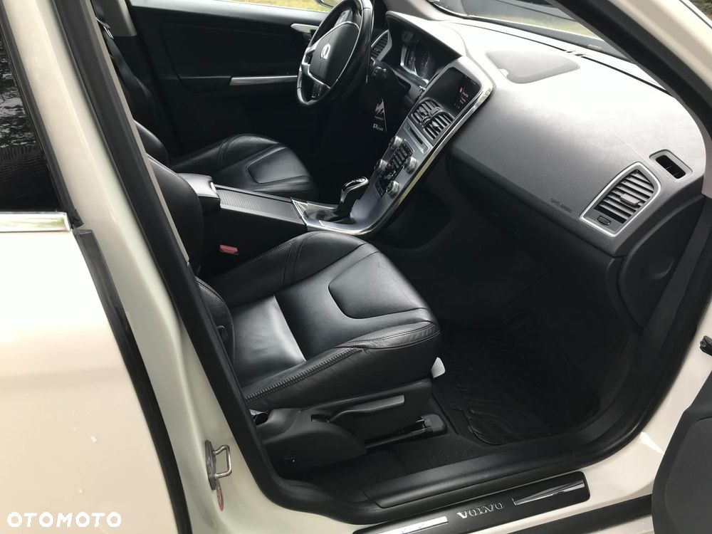 Volvo XC 60 D4 Geartronic Summum - 17