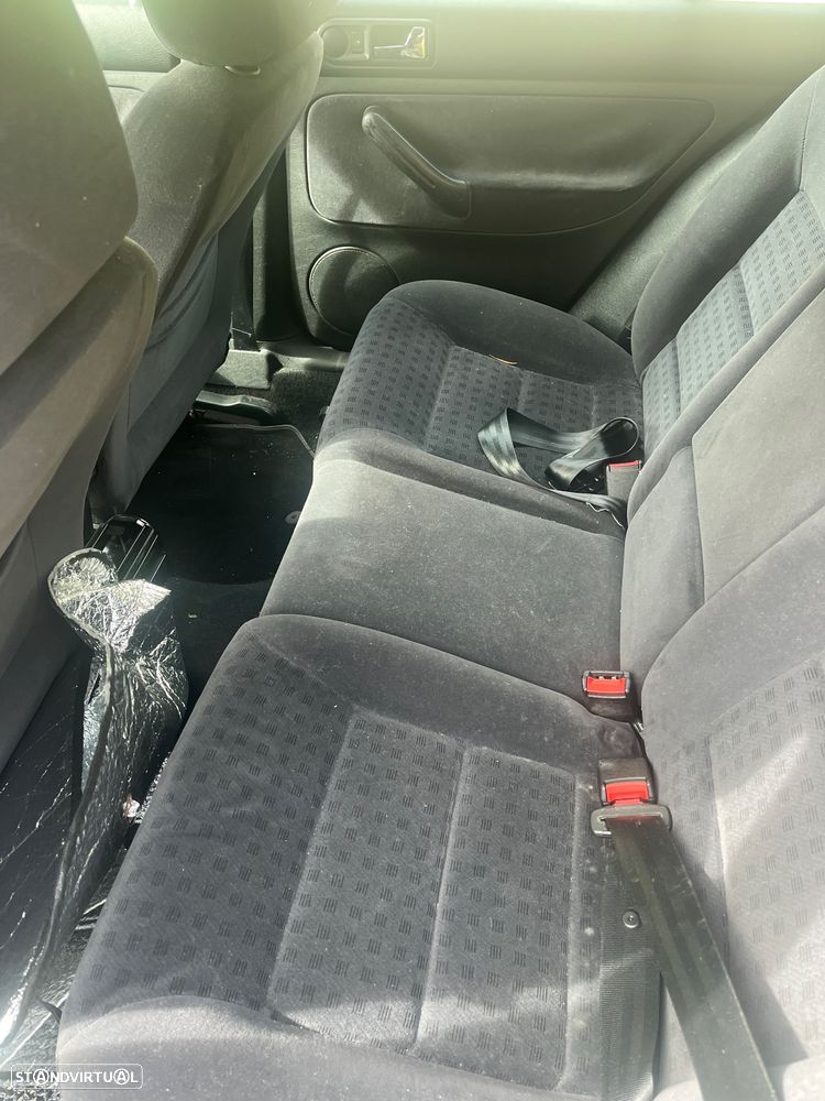 VW Golf - 9