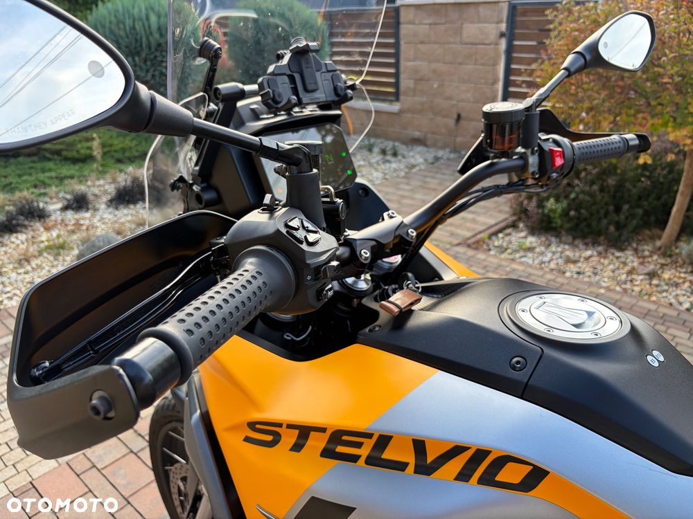 Moto Guzzi Stelvio - 21