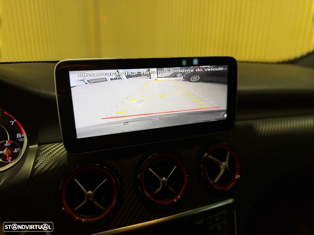 Mercedes-Benz A 45 AMG 4Matic Speedshift 7G-DCT - 18
